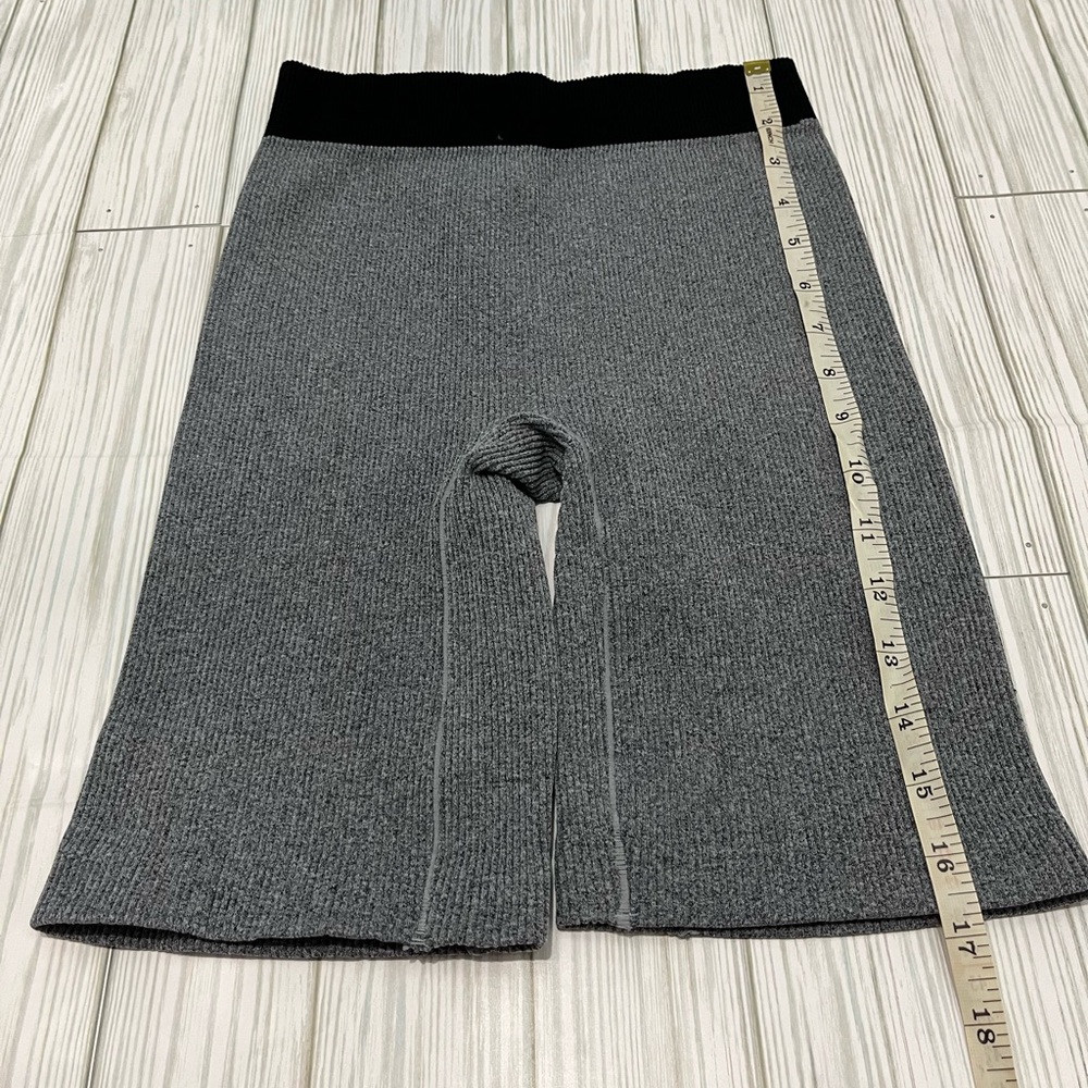 Zenana Ribbed Long Biker Shorts, Size Large/Extra Large - Picture 5 of 8